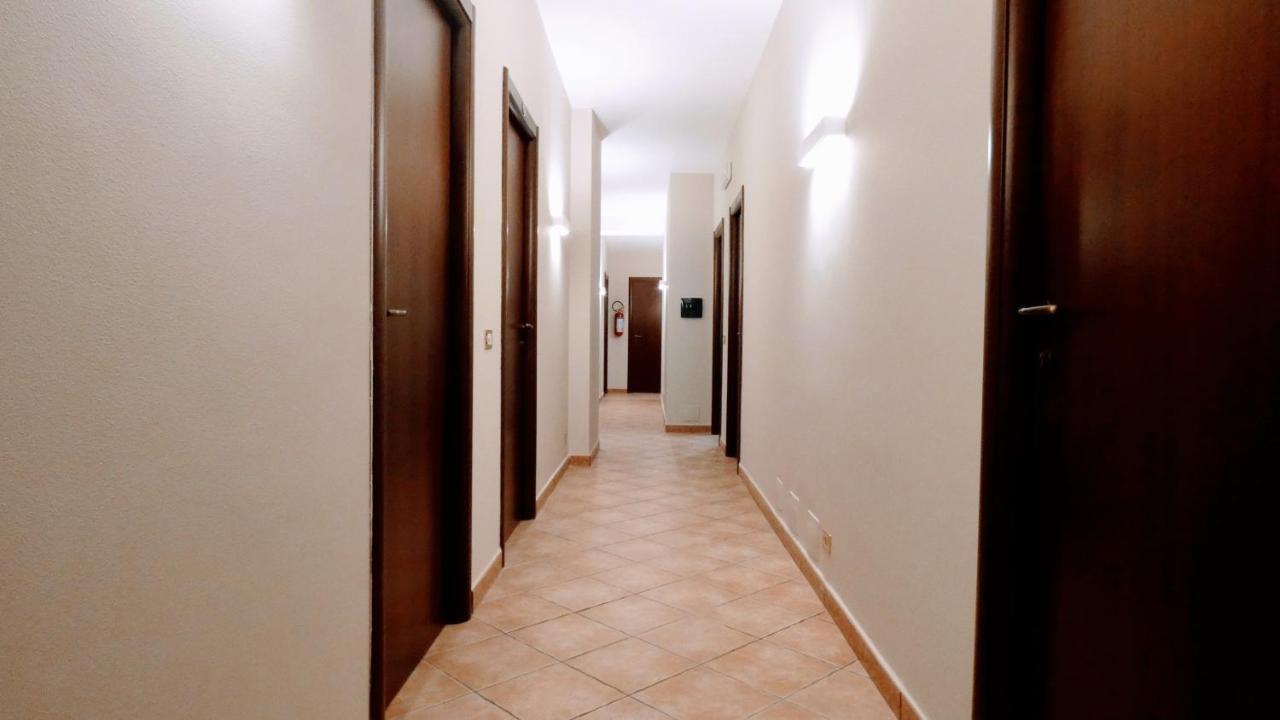 Hotel Piscina La Suite Prossedi Exteriör bild