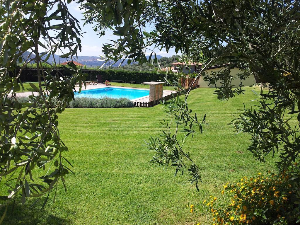 Hotel Piscina La Suite Prossedi Exteriör bild